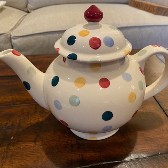 EUC Emma Bridgewater polkadots 4 cup teapot